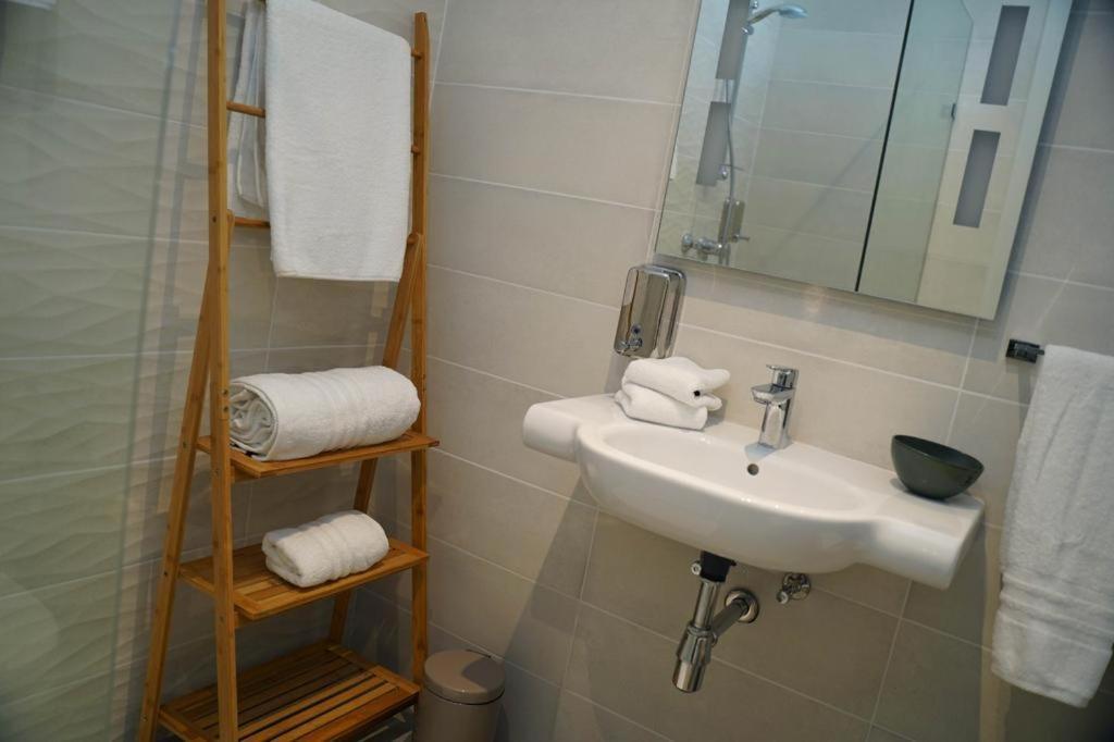 Private Rooms With Bathroom In فاليتا المظهر الخارجي الصورة