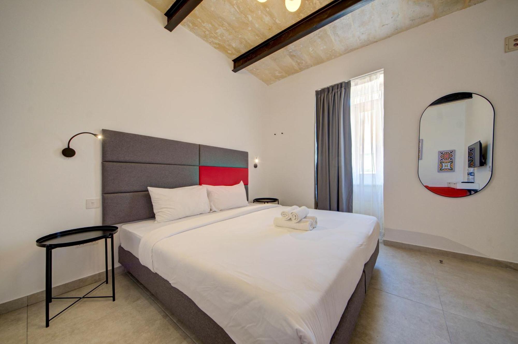 Private Rooms With Bathroom In فاليتا المظهر الخارجي الصورة