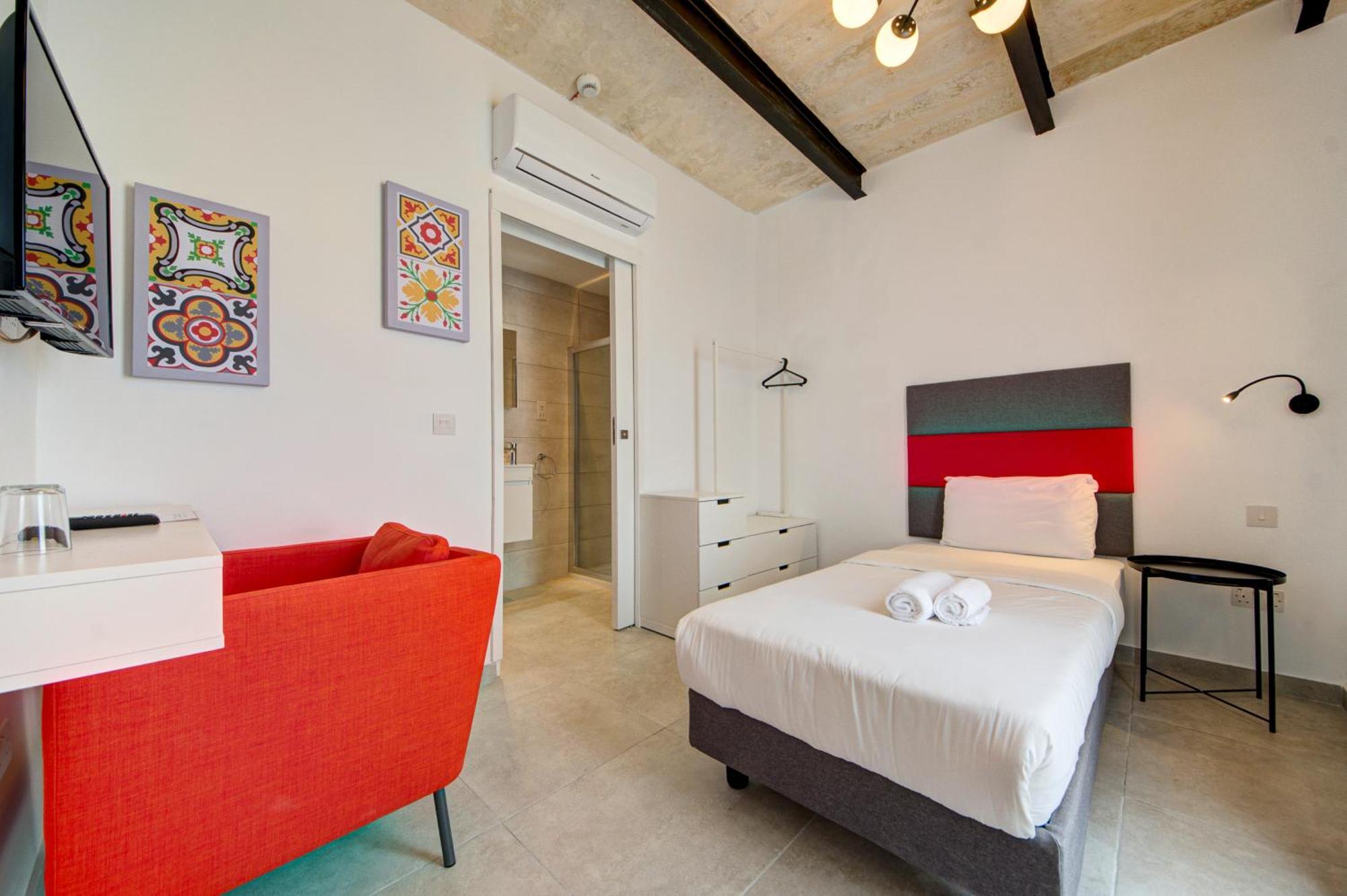 Private Rooms With Bathroom In فاليتا المظهر الخارجي الصورة