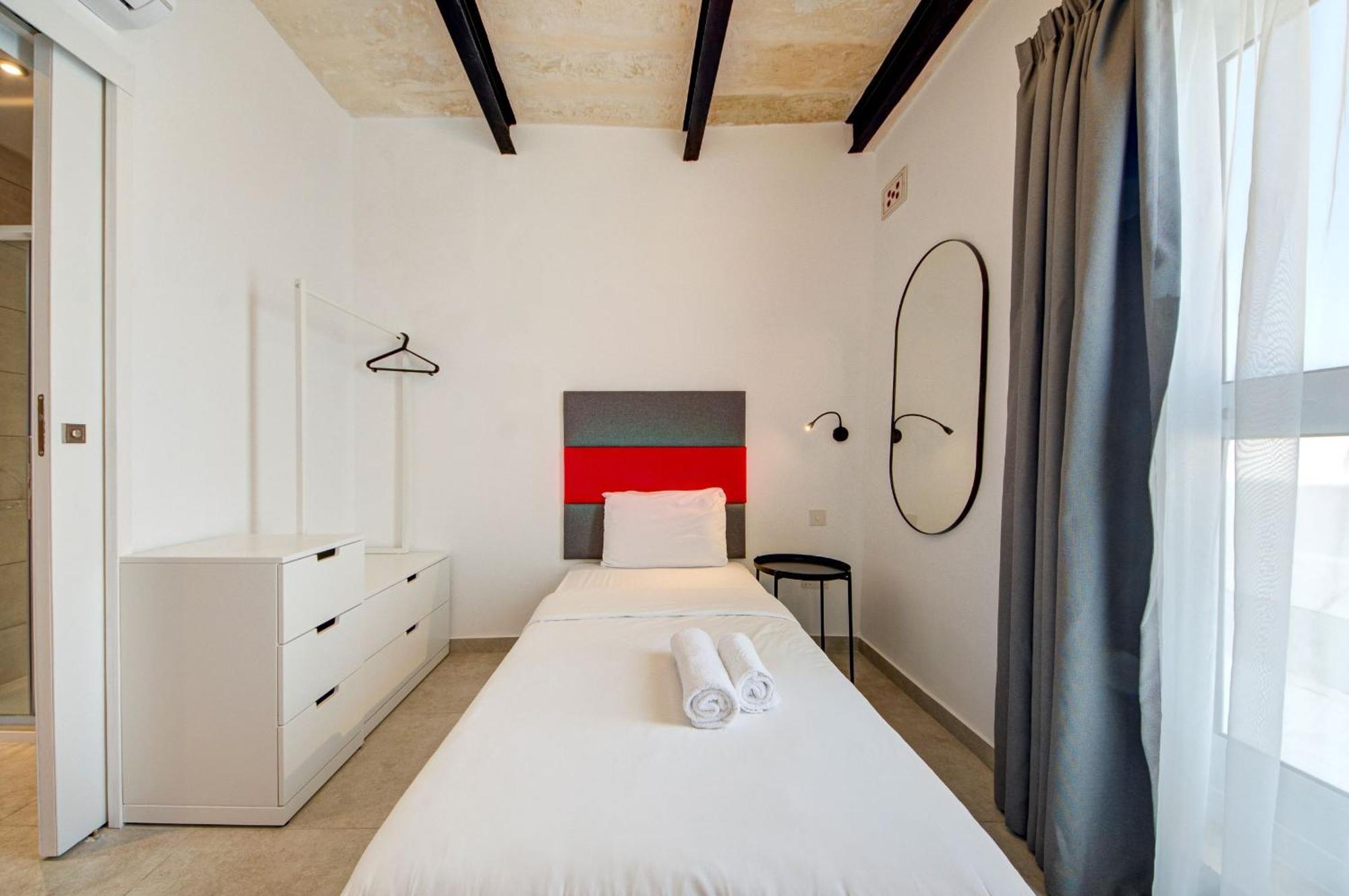 Private Rooms With Bathroom In فاليتا المظهر الخارجي الصورة